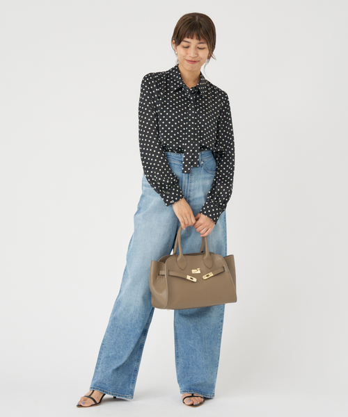 IENA（イエナ）の「《WEB限定/追加4》サテンドットタイ付ブラウス（シャツ/ブラウス・レディース・ブラック/ネイビー・FREE）」の4枚目の写真