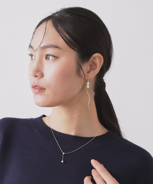 OPAQUE.CLIP(オペークドットクリップ)の「華奢ビジュー×フェイクパール ショートネックレス(ネックレス・レディース・シルバー/ゴールド・00)」の7枚目の写真