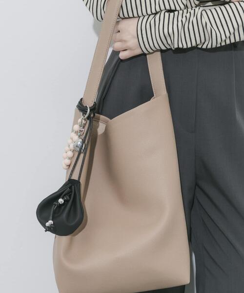 SMELLY(スメリー)の「サークルネックポーチ(ポーチ・レディース・ブラック/ブラウン・-)」の12枚目の写真