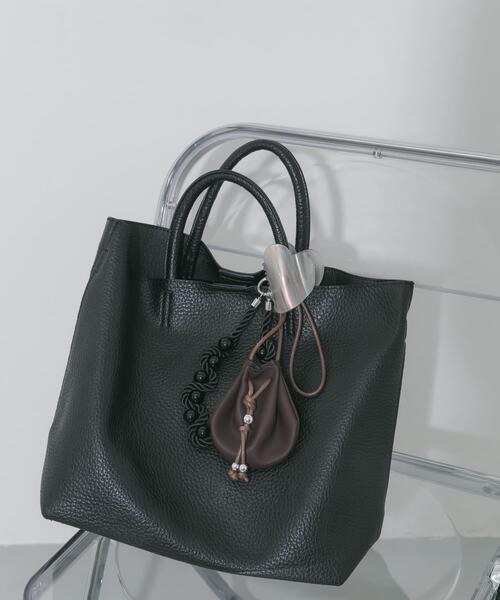 SMELLY(スメリー)の「サークルネックポーチ(ポーチ・レディース・ブラック/ブラウン・-)」の21枚目の写真