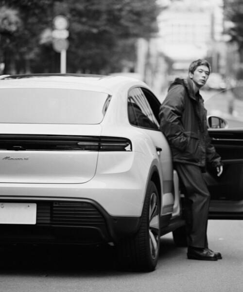 ADAM ET ROPE'（アダムエロペ）の「【ACT_01 AO】ラミネート メリノウール ショートダウンジャケット（ダウンジャケット/コート・メンズ・チャコールグレー/ブラック・L/XL/S/M）」の4枚目の写真