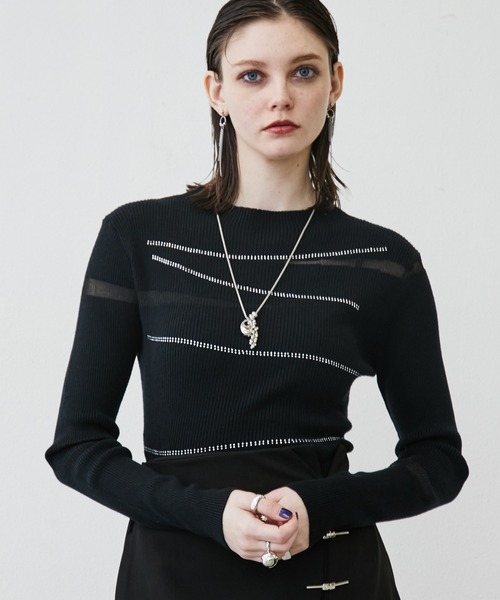 MONOe(モノエ)の「【大人華やか】ランダムラインストーンリブトップス(ニット/セーター・レディース・ホワイト/ブラック・FREE)」の2枚目の写真