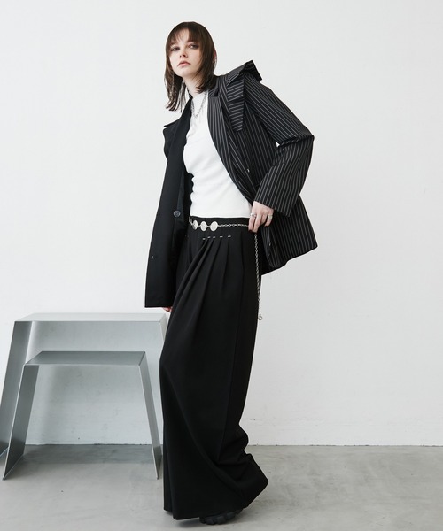 MONOe(モノエ)の「【大人華やか】ランダムラインストーンリブトップス(ニット/セーター・レディース・ホワイト/ブラック・FREE)」の3枚目の写真
