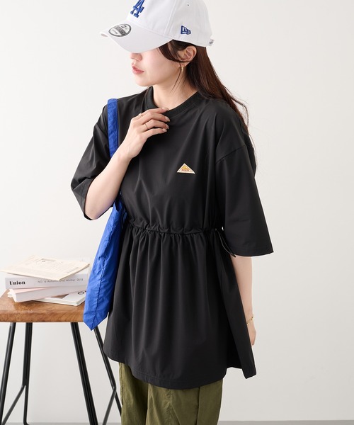 KELTY(ケルティ)の「別注【KELTY】ケルティ ラッシュガード チュニック Tシャツ / UVカット 速乾 ドライ / ワンポイントロゴ 体型カバー お尻が隠れる UVカット 速乾 ドライ 半袖 プール 海 アウトドア キャンプ ママコーデ レディース(Tシャツ/カットソー・レディース・サックスブルー/ブラック/ベージュ・FREE)」の4枚目の写真