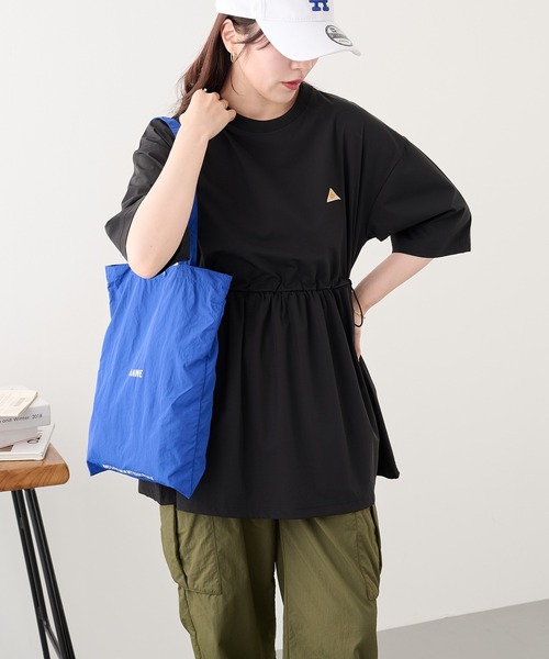 KELTY(ケルティ)の「別注【KELTY】ケルティ ラッシュガード チュニック Tシャツ / UVカット 速乾 ドライ / ワンポイントロゴ 体型カバー お尻が隠れる UVカット 速乾 ドライ 半袖 プール 海 アウトドア キャンプ ママコーデ レディース(Tシャツ/カットソー・レディース・サックスブルー/ブラック/ベージュ・FREE)」の6枚目の写真