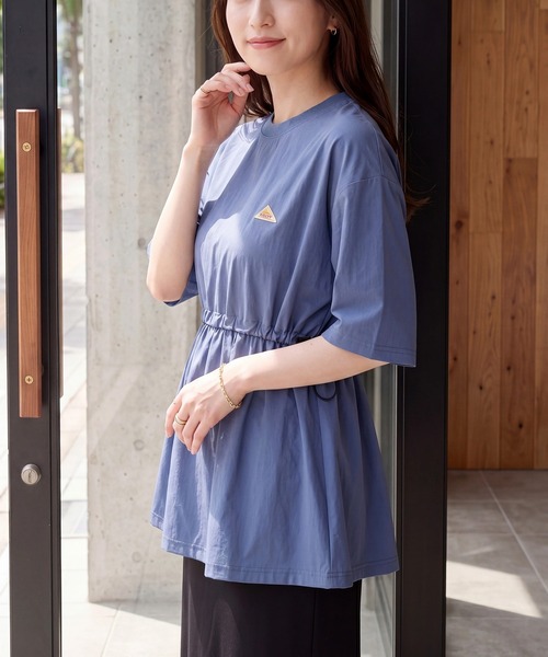 KELTY(ケルティ)の「別注【KELTY】ケルティ ラッシュガード チュニック Tシャツ / UVカット 速乾 ドライ / ワンポイントロゴ 体型カバー お尻が隠れる UVカット 速乾 ドライ 半袖 プール 海 アウトドア キャンプ ママコーデ レディース(Tシャツ/カットソー・レディース・サックスブルー/ブラック/ベージュ・FREE)」の21枚目の写真
