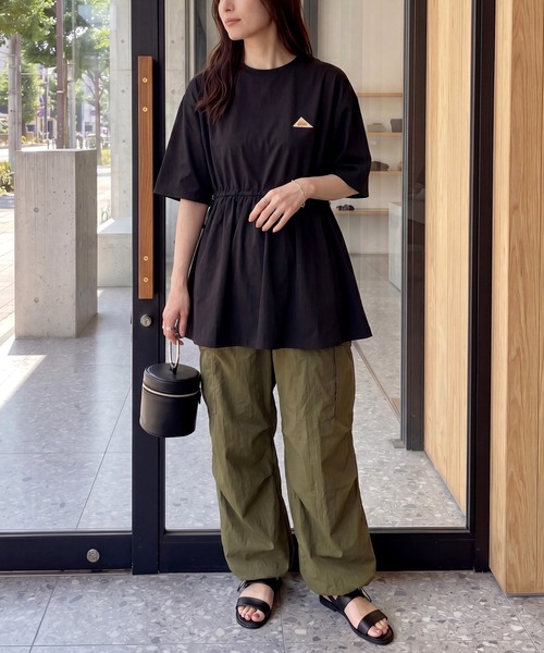KELTY(ケルティ)の「別注【KELTY】ケルティ ラッシュガード チュニック Tシャツ / UVカット 速乾 ドライ / ワンポイントロゴ 体型カバー お尻が隠れる UVカット 速乾 ドライ 半袖 プール 海 アウトドア キャンプ ママコーデ レディース(Tシャツ/カットソー・レディース・サックスブルー/ブラック/ベージュ・FREE)」の19枚目の写真