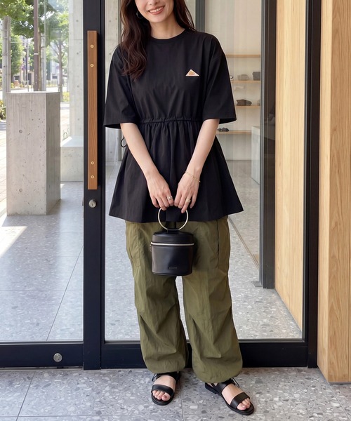 KELTY(ケルティ)の「別注【KELTY】ケルティ ラッシュガード チュニック Tシャツ / UVカット 速乾 ドライ / ワンポイントロゴ 体型カバー お尻が隠れる UVカット 速乾 ドライ 半袖 プール 海 アウトドア キャンプ ママコーデ レディース(Tシャツ/カットソー・レディース・サックスブルー/ブラック/ベージュ・FREE)」の18枚目の写真