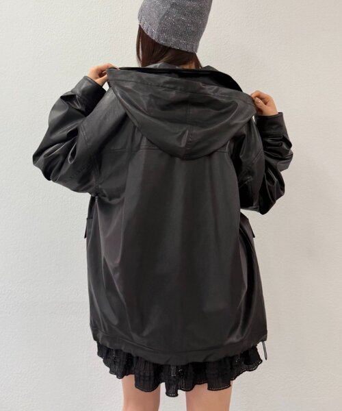w closet（ダブルクローゼット）の「フェイクレザーフーディー