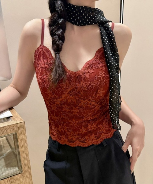 c.u.l(シーユーエル)の「カップ付き 花柄総レース キャミ トップス culw875(キャミソール・レディース・ブラック/ホワイト/レッド/ベージュ・M/L)」の5枚目の写真