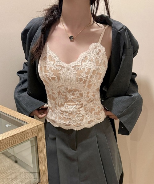 c.u.l(シーユーエル)の「カップ付き 花柄総レース キャミ トップス culw875(キャミソール・レディース・ブラック/ホワイト/レッド/ベージュ・M/L)」の12枚目の写真