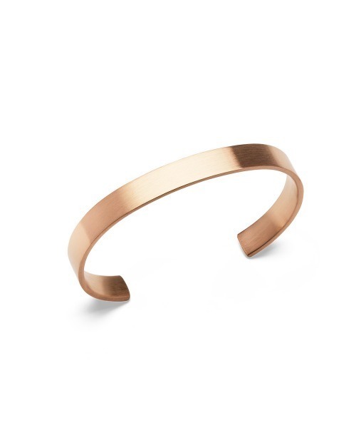 Daniel Wellington(ダニエルウェリントン)の「Line Cuff Brushed/Polished 7MM ローズゴールド/ゴールド/シルバー/グレー(ブレスレット・レディース・イエローゴールド/ピンクゴールド/ゴールド系その他/シルバー系その他/グレー/シルバー/ゴールド系その他3・LARGE/SMALL)」の11枚目の写真