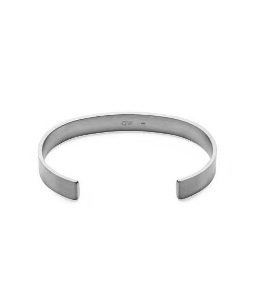 Daniel Wellington(ダニエルウェリントン)の「Line Cuff Brushed/Polished 7MM ローズゴールド/ゴールド/シルバー/グレー(ブレスレット・レディース・イエローゴールド/ピンクゴールド/ゴールド系その他/シルバー系その他/グレー/シルバー/ゴールド系その他3・LARGE/SMALL)」の15枚目の写真