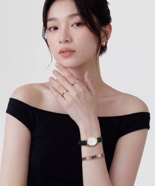Daniel Wellington(ダニエルウェリントン)の「Line Cuff Brushed/Polished 7MM ローズゴールド/ゴールド/シルバー/グレー(ブレスレット・レディース・イエローゴールド/ピンクゴールド/ゴールド系その他/シルバー系その他/グレー/シルバー/ゴールド系その他3・LARGE/SMALL)」の18枚目の写真
