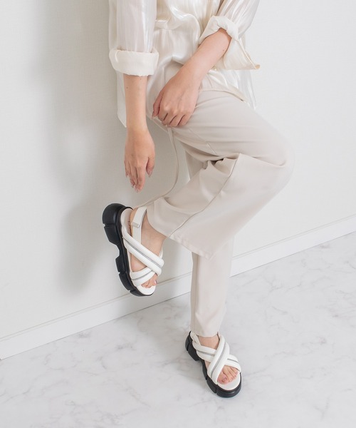 Bridget Birkin(ブリジットバーキン)の「【Bridget Birkin】ビジュークロスベルトスポーツサンダル(562121)(サンダル・レディース・シルバー/ブラック/ホワイト・L/LL/M/S)」の6枚目の写真