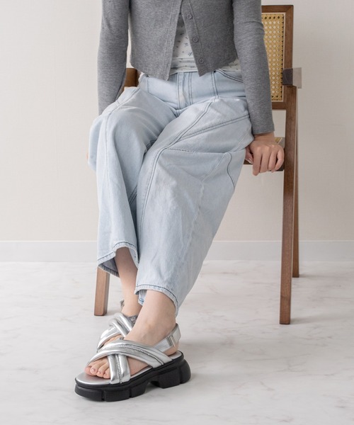 Bridget Birkin(ブリジットバーキン)の「【Bridget Birkin】ビジュークロスベルトスポーツサンダル(562121)(サンダル・レディース・シルバー/ブラック/ホワイト・L/LL/M/S)」の11枚目の写真
