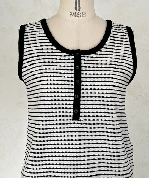 un dix cors（アンディコール）の「ヘンリーネック2WAYタンクトップ（キャミソール・レディース・アイボリー/ブラック/オフホワイト・FREE）」の21枚目の写真