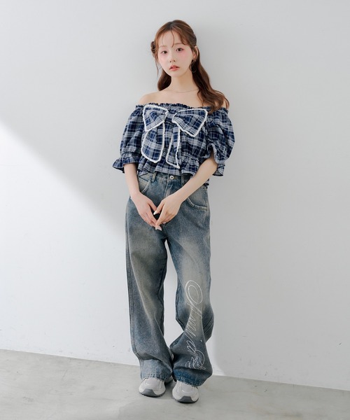 continuer de NICE CLAUP(コンティニューデナイスクラップ)の「キラキラロゴバギーデニム(デニムパンツ・レディース・その他/ネイビー・SMALL/MEDIUM)」の9枚目の写真