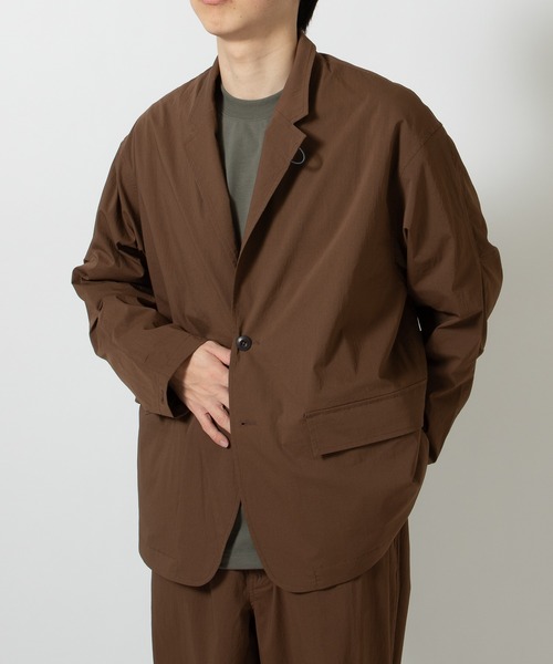 DAIWA PIER39（ダイワピア39）の「TECH LOOSE 2B JACKET（テーラードジャケット・メンズ・ブラック/グレー/ブラウン・SMALL/X-LARGE/LARGE/MEDIUM）」の4枚目の写真