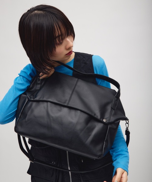 TONER（トナー）の「ドットボタンドレープビッグバッグ/ロゴプレート付き（ショルダーバッグ・レディース・アイボリー/ブラウン/ブラック・FREE）」の4枚目の写真