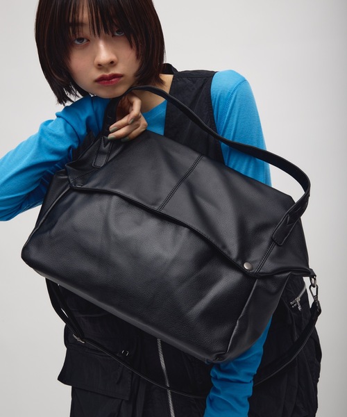 TONER（トナー）の「ドットボタンドレープビッグバッグ/ロゴプレート付き（ショルダーバッグ・レディース・アイボリー/ブラウン/ブラック・FREE）」の6枚目の写真