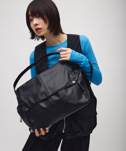 TONER（トナー）の「ドットボタンドレープビッグバッグ/ロゴプレート付き（ショルダーバッグ・レディース・アイボリー/ブラウン/ブラック・FREE）」の14枚目の写真
