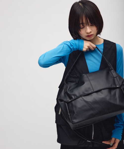 TONER（トナー）の「ドットボタンドレープビッグバッグ/ロゴプレート付き（ショルダーバッグ・レディース・アイボリー/ブラウン/ブラック・FREE）」の15枚目の写真