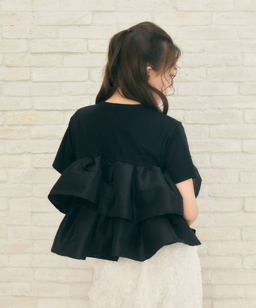 Olu.(オルドット)の「ボリュームフリルドッキングトップス(Tシャツ/カットソー・レディース・ホワイト/ブラック・FREE)」の3枚目の写真