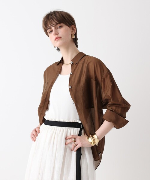 allureville（アルアバイル）の「スキッパーステップヘムブラウス