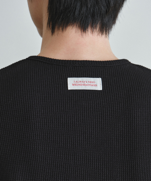 WEDNESDAY OASIS(ウェンズデーオアシス)の「レイヤードワッフルヘンリーネックTシャツ_BLACK(W26TP01)(Tシャツ/カットソー・メンズ・ブラック・MEDIUM/LARGE)」の4枚目の写真