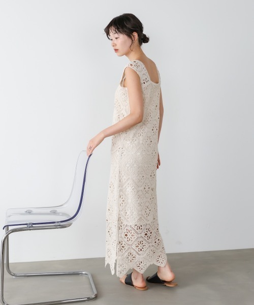 Bab(バブ)の「【選べるサイズ展開】ロムバスクロシェロングワンピース(ワンピース・レディース・チャコールグレー/A/ホワイト系その他・M/S)」の4枚目の写真