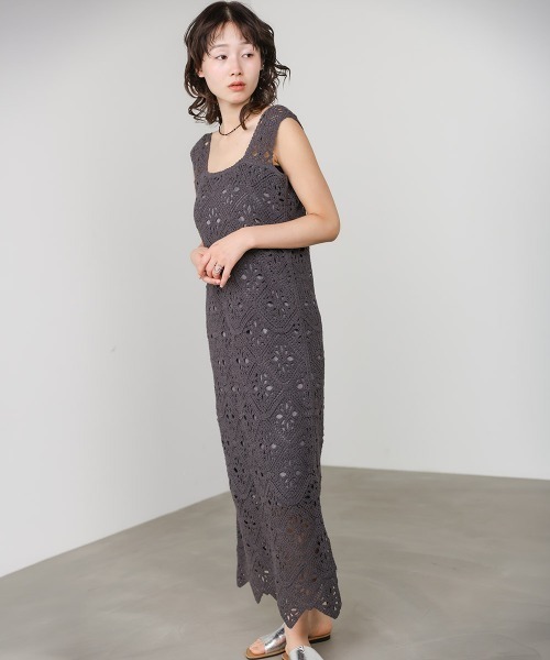 Bab(バブ)の「【選べるサイズ展開】ロムバスクロシェロングワンピース(ワンピース・レディース・チャコールグレー/A/ホワイト系その他・M/S)」の16枚目の写真