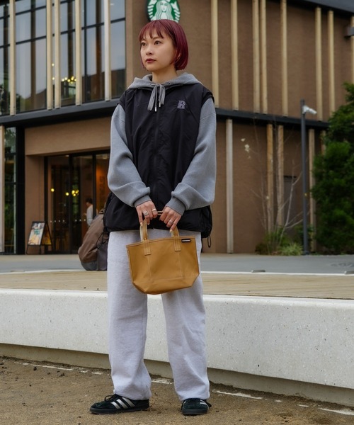 CONVERSE(コンバース)の「【CONVERSE/コンバース】【シンプルながらコンバースらしいデザインが光る一品】コットンキャンバストートバッグ Sサイズ 舟型 タフ コンパクトサイズ(トートバッグ・レディース・カーキ/ブラック/ベージュ/ネイビー/レッド/オフホワイト/グレー/ライトブラウン・SMALL)」の20枚目の写真