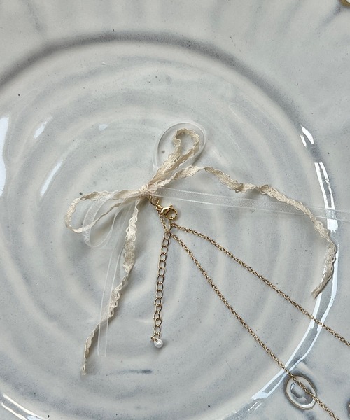 m.soeur（エムスール）の「ランタナとガラスビーズのネックレス（ネックレス・レディース・グレー/ホワイト/ブラック・FREE）」の6枚目の写真