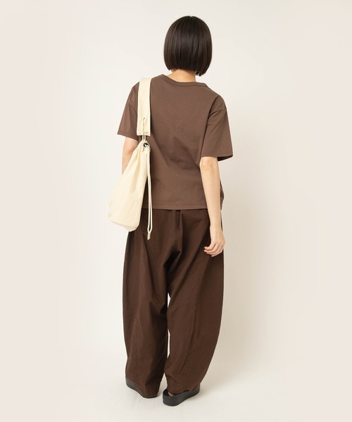 RNA-N(アールエヌエーエヌ)の「M2648 small flower フォトT(Tシャツ/カットソー・レディース・オフホワイト/ブラウン/ベージュ・FREE)」の15枚目の写真