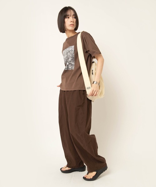RNA-N(アールエヌエーエヌ)の「M2648 small flower フォトT(Tシャツ/カットソー・レディース・オフホワイト/ブラウン/ベージュ・FREE)」の14枚目の写真
