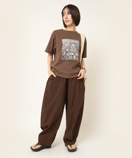 RNA-N(アールエヌエーエヌ)の「M2648 small flower フォトT(Tシャツ/カットソー・レディース・オフホワイト/ブラウン/ベージュ・FREE)」の13枚目の写真