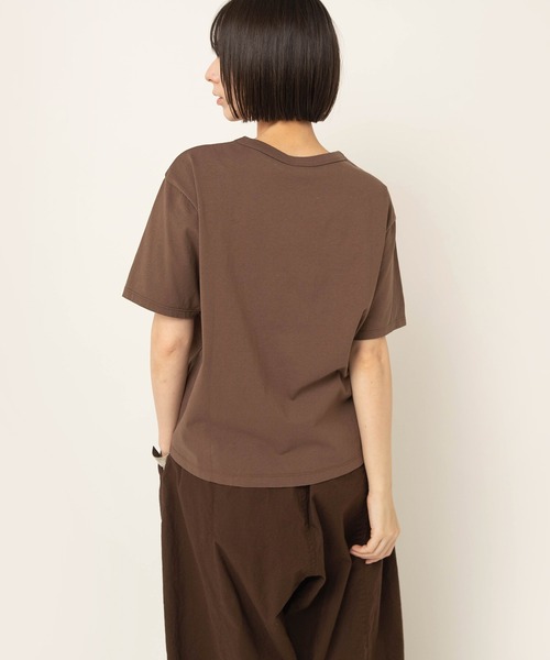 RNA-N(アールエヌエーエヌ)の「M2648 small flower フォトT(Tシャツ/カットソー・レディース・オフホワイト/ブラウン/ベージュ・FREE)」の8枚目の写真