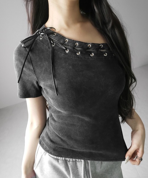 me+em select(ミームセレクト)の「※※【 2color 】ヴィンテージカットアウトレースアップ半袖ワンショルリブトップス / vintage cutout laceup short sleeve one shoulder lib tops(Tシャツ/カットソー・レディース・ブラック/ライトグレー・FREE)」の11枚目の写真