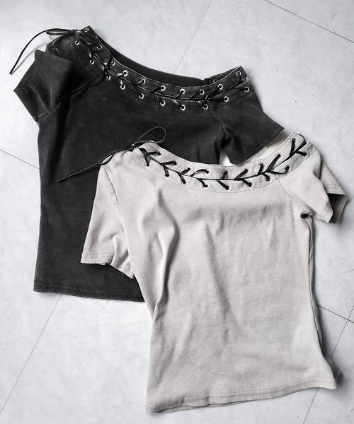 me+em select(ミームセレクト)の「※※【 2color 】ヴィンテージカットアウトレースアップ半袖ワンショルリブトップス / vintage cutout laceup short sleeve one shoulder lib tops(Tシャツ/カットソー・レディース・ブラック/ライトグレー・FREE)」の7枚目の写真
