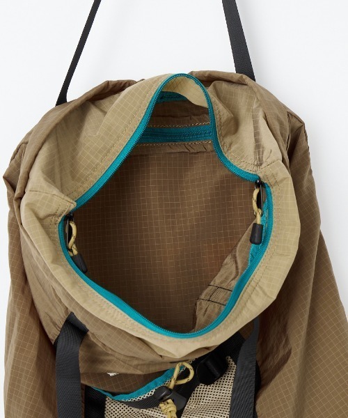 Caribou（カリブー）の「［CARIBOU MOUNTAINEERING/カリブーマウンテニアリング］ ウルトラ ライト 2WAY  トートバッグ（トートバッグ・レディース・グレー/ベージュ・F）」の4枚目の写真