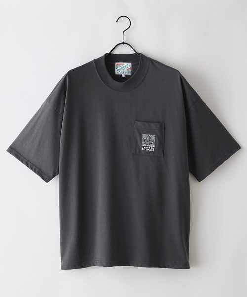 OUTDOOR EXCHANGE(アウトドアエクスチェンジ)の「【OUTDOOR EXCHANGE/アウトドアエクスチェンジ】×【ZERO STAIN/ゼロステイン】コラボ モックネック ポケット付 Tシャツ(Tシャツ/カットソー・メンズ・オフホワイト/スミクロ・LARGE/MEDIUM)」の3枚目の写真