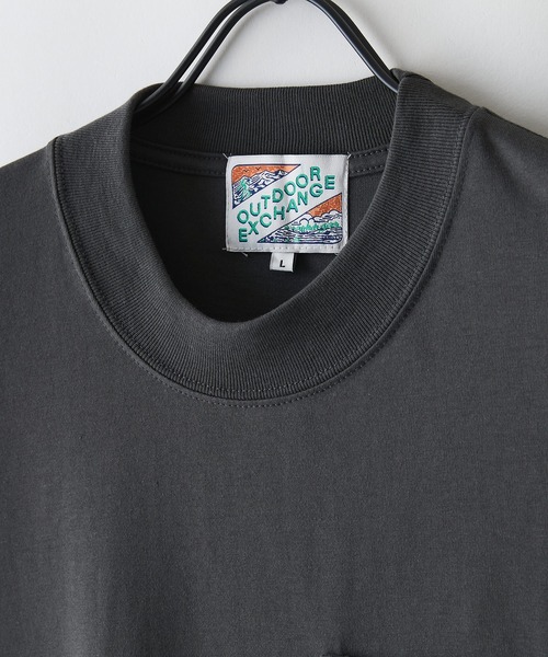 OUTDOOR EXCHANGE(アウトドアエクスチェンジ)の「【OUTDOOR EXCHANGE/アウトドアエクスチェンジ】×【ZERO STAIN/ゼロステイン】コラボ モックネック ポケット付 Tシャツ(Tシャツ/カットソー・メンズ・オフホワイト/スミクロ・LARGE/MEDIUM)」の5枚目の写真
