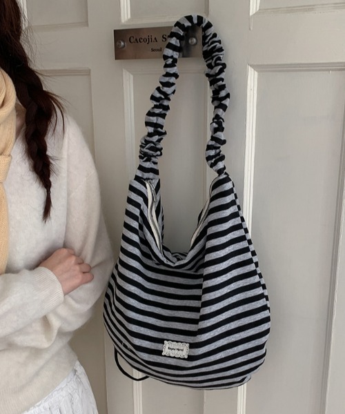 mebole(メボレ)の「Gather Strap Nuance Tote(トートバッグ・レディース・A/C/B・FREE)」の14枚目の写真
