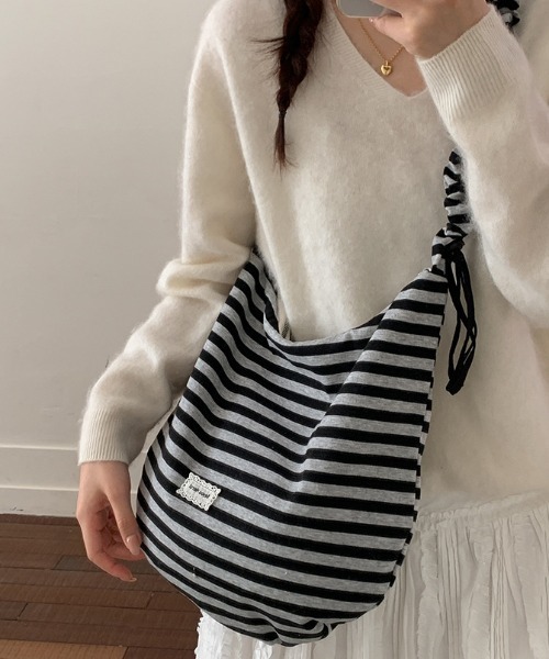 mebole(メボレ)の「Gather Strap Nuance Tote(トートバッグ・レディース・A/C/B・FREE)」の11枚目の写真