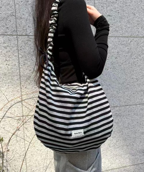 mebole(メボレ)の「Gather Strap Nuance Tote(トートバッグ・レディース・A/C/B・FREE)」の16枚目の写真