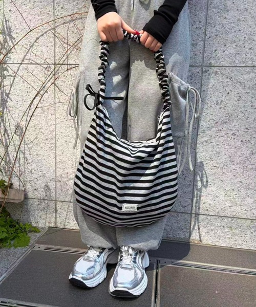 mebole(メボレ)の「Gather Strap Nuance Tote(トートバッグ・レディース・A/C/B・FREE)」の17枚目の写真