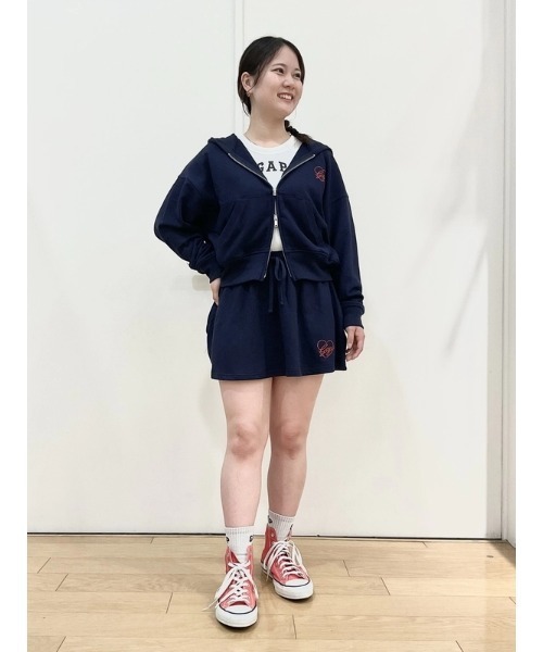 GAP（ギャップ）の「フレンチテリー オーバーサイズ GAPハートロゴ ジップアップパーカー（パーカー・レディース・ネイビー/グレー/ホワイト・M/S/XS/XXS/XL/L）」の14枚目の写真