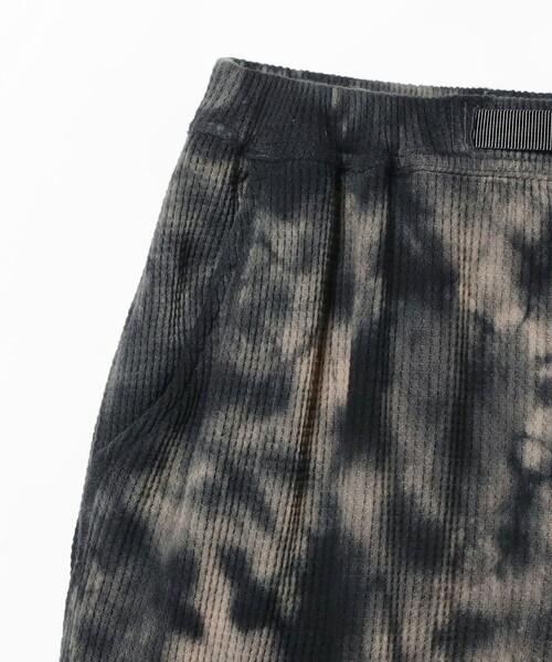 Gramicci(グラミチ)の「【別注】Gramicci / Waffle Cargo Shorts(カーゴパンツ・メンズ・ブラウン/ブラック・SMALL/LARGE/MEDIUM)」の4枚目の写真