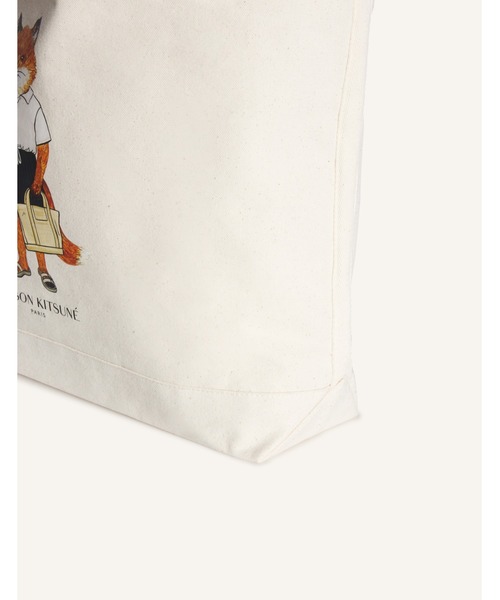 Maison Kitsune（メゾンキツネ）の「DRESSED FOX TOTE（トートバッグ・メンズ・アイボリー・U）」の5枚目の写真